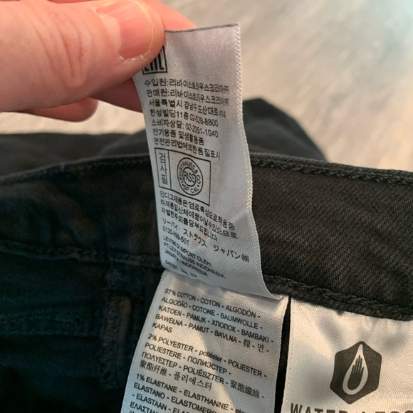 Levi's Black Straight Leg Jeans for Women - Picture 5 of 9